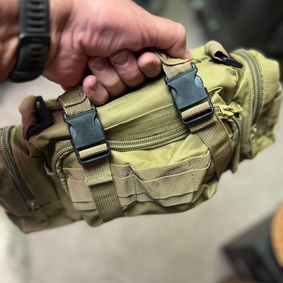 - #786 Military Canvas Bug-out / Tool bag Color python mud(od green/camo) - Picture 2 of 9